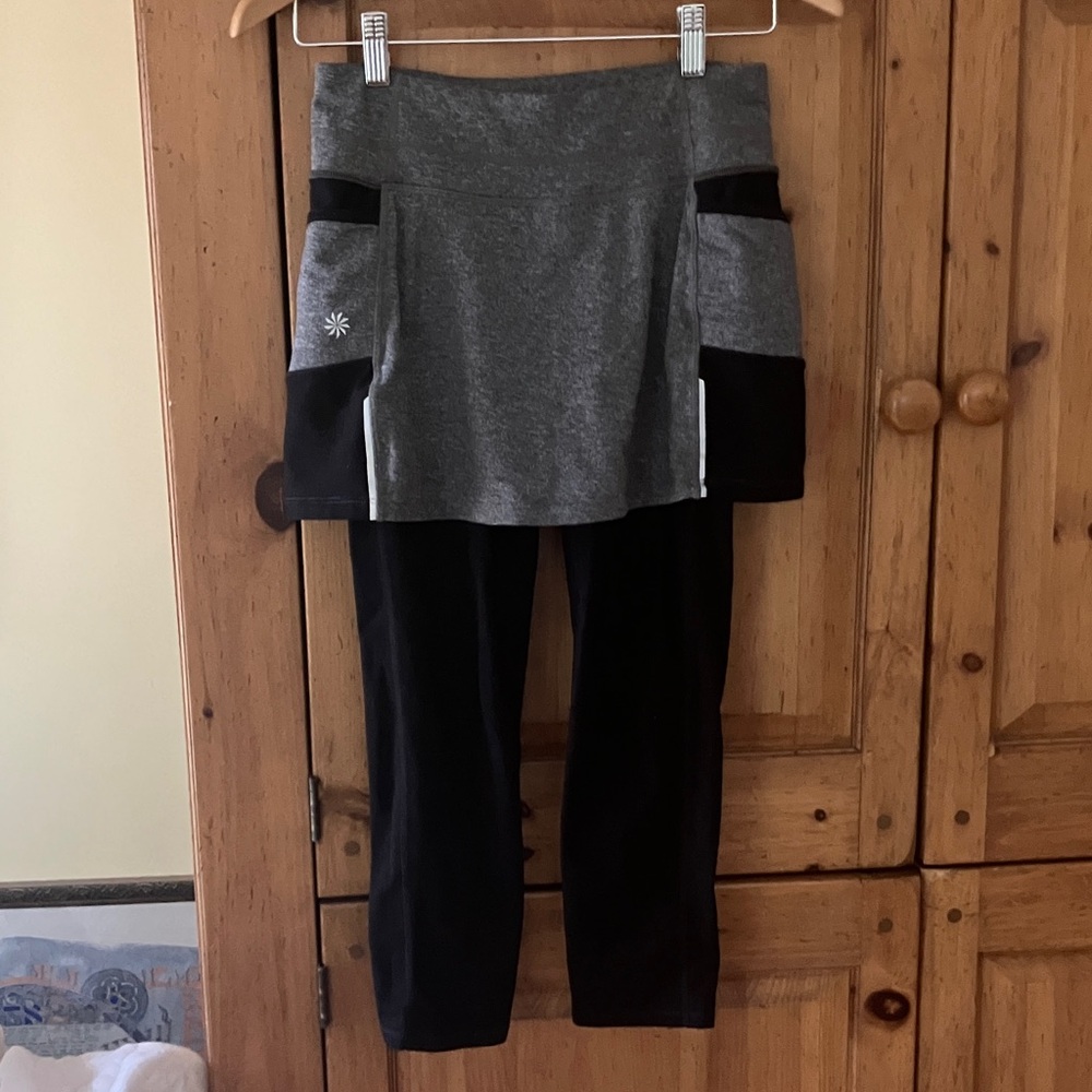 Athleta Gray and Black Skirted Capris